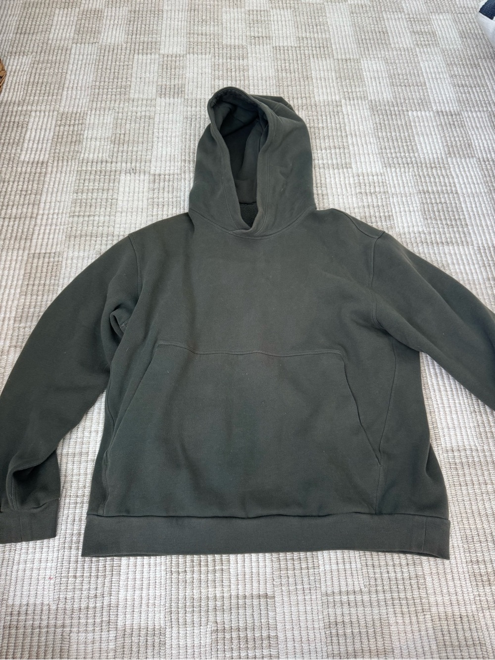 lululemon athletica Men's Olive Green Pullover Hoodie
